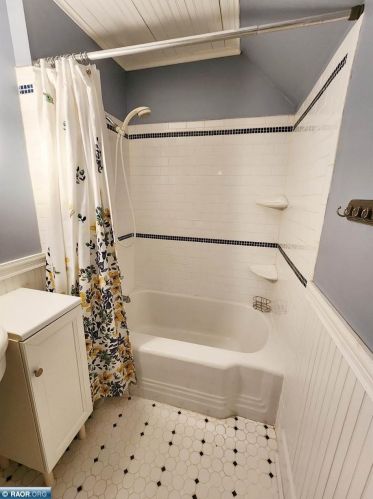 210 Roosevelt Ave, Fayal MN 55734-2205 exterior