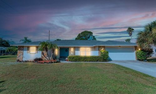 1015 Sorrento Woods Blvd, Nokomis, FL 34275-4533