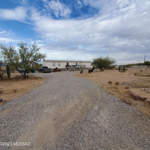 9066 Snyder Hill Rd, Tucson, AZ 85735-9223