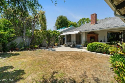 12622 Sarah St, North Hollywood CA  91604-1115 exterior