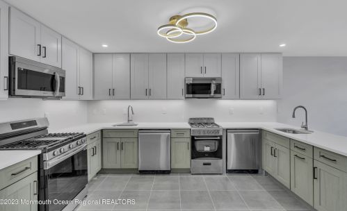 23 Kletsk Hl Rd, Lakewood NJ  08701-2971 exterior