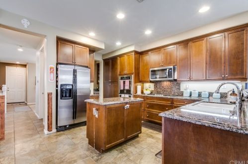 6787 Vanderbilt St, Chino CA  91710-1308 exterior