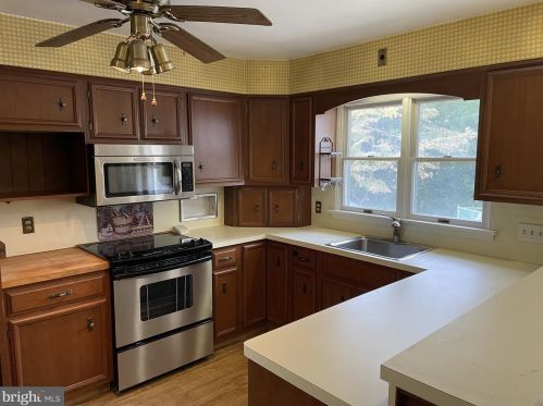 1215 Stratford Ave, Melrose Park, PA 19027-3030