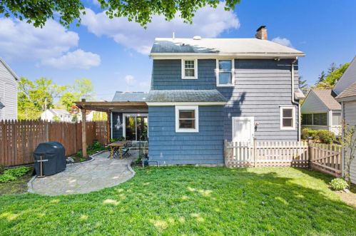 245 Dixon St, Bridgeport CT  06604-1805 exterior