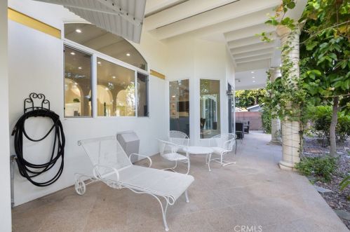 10026 Mattock Ave, Downey CA  90240-3529 exterior