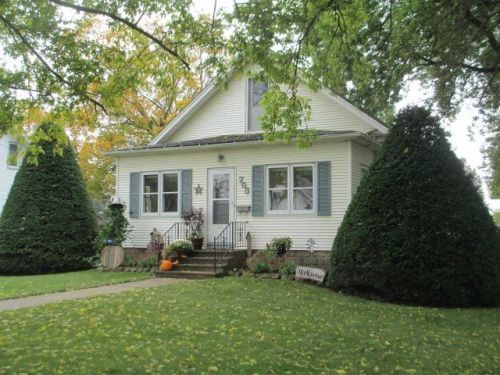 703 3 Ave, Cresco IA  52136-1418 exterior