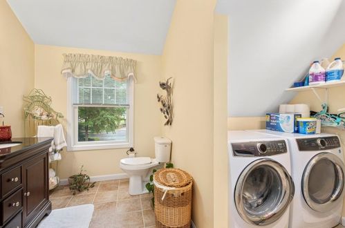 434 Quidnessett Rd, North Kingstown RI  02852-1500 exterior