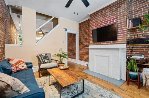 4608 Plummer St, Pittsburgh, PA 15201-2926