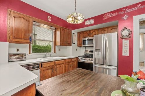 72 Soundview St, New Rochelle, NY 10805-3917