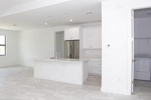 2615 41st Ave, Naples, FL 34120-2830