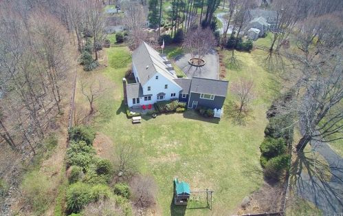 26 Oak Knoll Rd, Ridgefield, CT 06877-4334