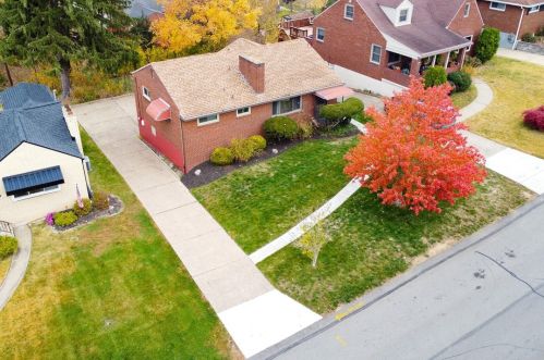 1934 Worcester Dr, Pittsburgh, PA 15243-1540