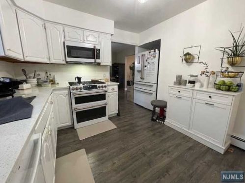 6708 Columbia Ave, North Bergen NJ  07047-3623 exterior