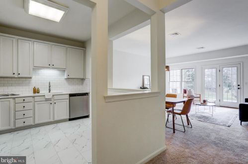 1936 Deer Run Dr, Hummelstown, PA 17036-7044