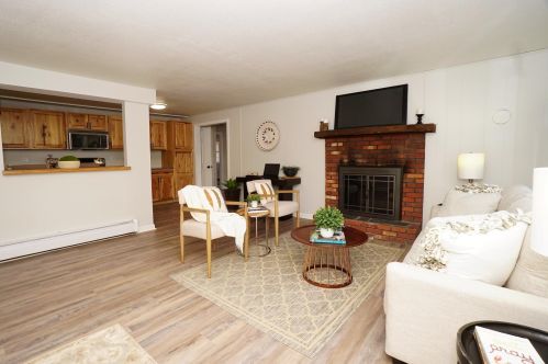 43 Joseph Rd, Salem NH  03079-2021 exterior