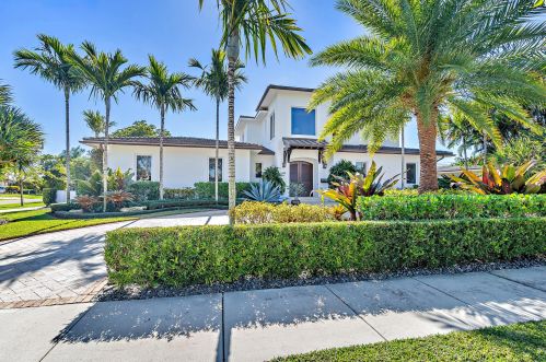 118 Cruiser Rd, West Palm Beach, FL 33408-4516