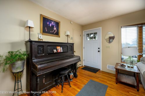 203 Page Dr, Bricktown, NJ 08724-7717