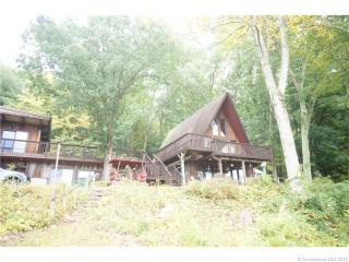 215 Gilbert Rd, Southbury CT  06488-1014 exterior