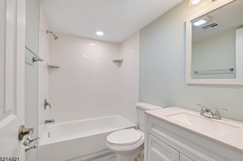 421 River Rd, Rahway NJ  07065-4203 exterior