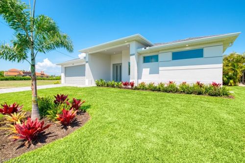 5313 16th Pl, Cape Coral, FL 33914-6804