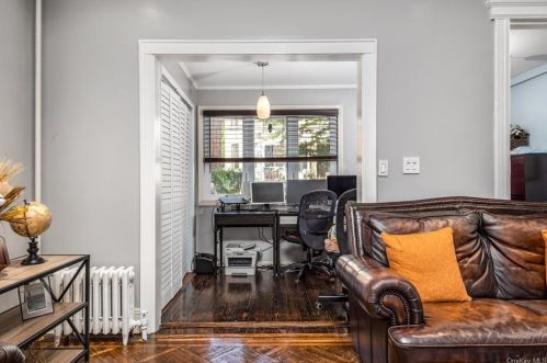 76-38 85th Dr, Jamaica NY  11421-1008 exterior