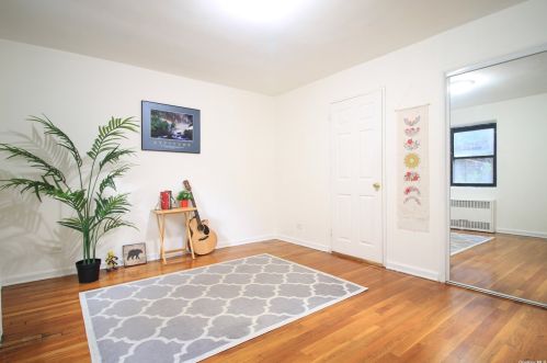 11860 Metropolitan Ave, Jamaica, NY 11415-2010