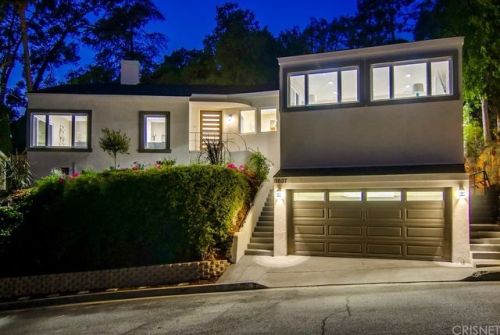 1607 Puebla Dr, Glendale, CA 91207-1231