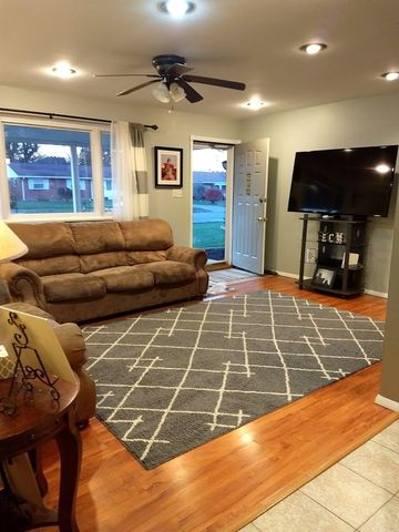 914 Carolyn Dr, Delphos, OH 45833-1319