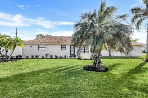 703 92nd Ave, Naples, FL 34108-2432