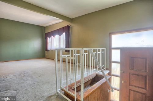 6980 Clearfield St, Harrisburg, PA 17111-5217