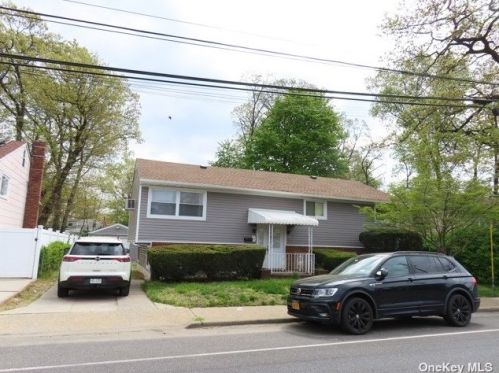 587 Meacham Ave, Floral Park NY  11003-3803 exterior