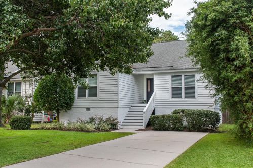 1528 Barquentine Dr, Mount Pleasant SC  29464-4928 exterior