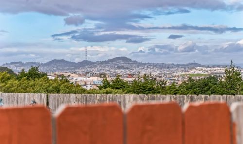 667 Skyline Dr, Daly City CA  94015-4622 exterior