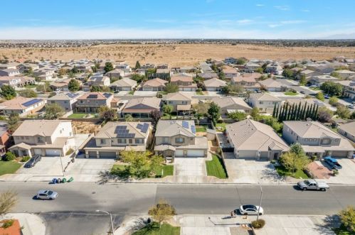 43760 58th St, Lancaster CA  93536-7153 exterior