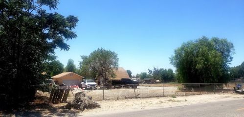 2325 1st Ave, San Bernardino, CA 92407-6133