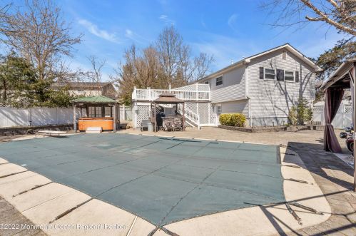 17 Dogwood Dr, Jackson Twp NJ  08527-1342 exterior