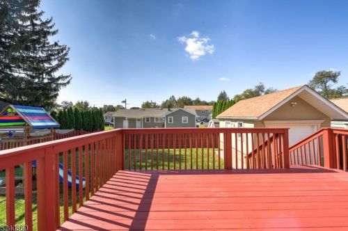 16 9th Ave, Manville NJ  08835-1512 exterior