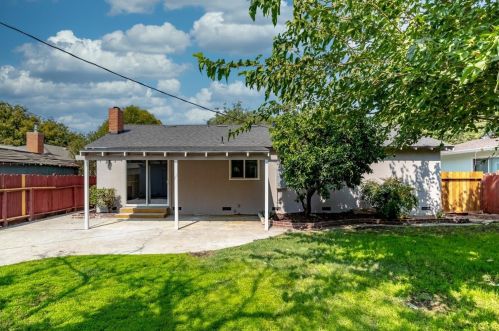 1012 Whittier Ave, Modesto CA  95350-3056 exterior