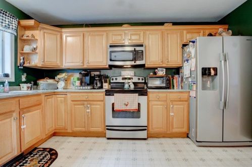 7 Lenox St, Somersworth NH  03878-1849 exterior