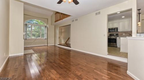 18 Noelle Ct, Lincoln Park NJ  07035-2237 exterior