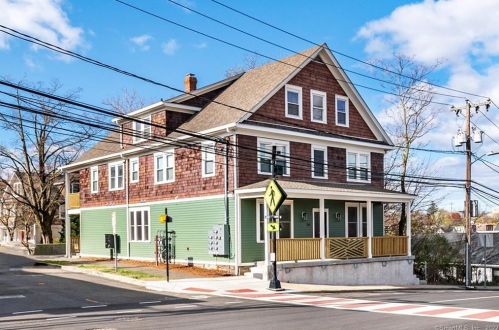 32 Pulaski St, Stamford CT  06902-6826 exterior