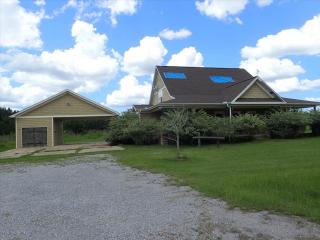 7935 Peacock Rd, Crestview, FL 32531-7465