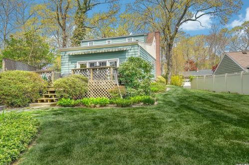 50 Polk Ave, Elwood NY  11731-1143 exterior