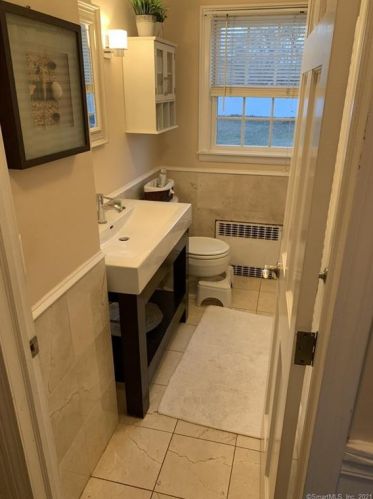 55 Hackley St, Bridgeport CT 06605-3150 exterior