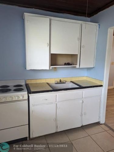 602 Texas Ct, Fort Pierce FL  34950-4032 exterior