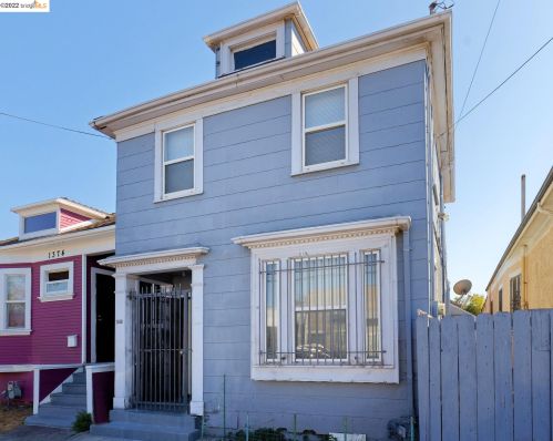 1368 52nd Ave, Oakland, CA 94601-5725