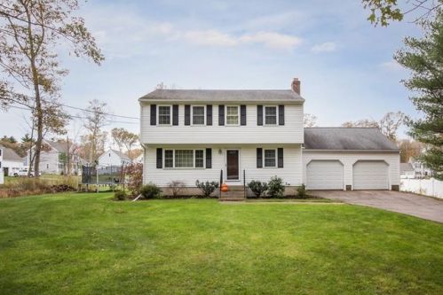 63 Acorn St, Millis, MA 02054-1410