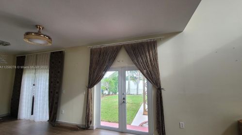 541 205th Ave, Hollywood FL  33029-3476 exterior