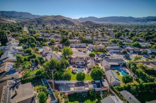 3367 Weatherford Ct, Simi Valley CA  93063-1328 exterior