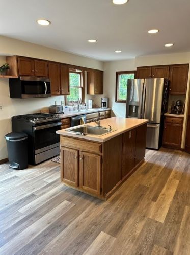 4163 Valleyvue Dr, Gibsonia, PA 15044-9281